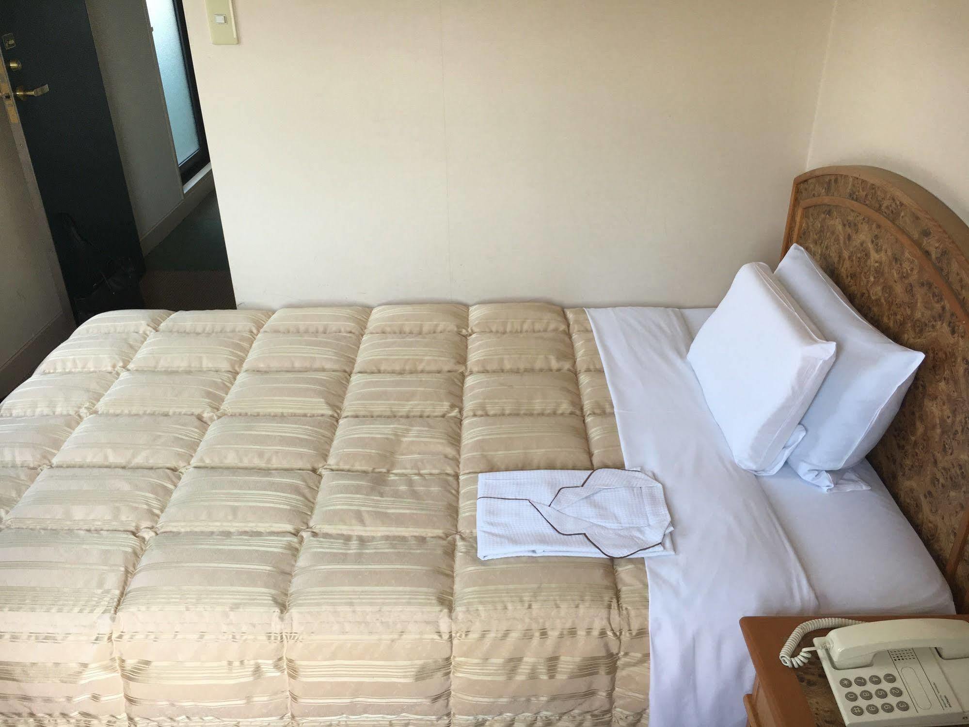 Fukuyama Rose Garden Hotel Eksteriør billede